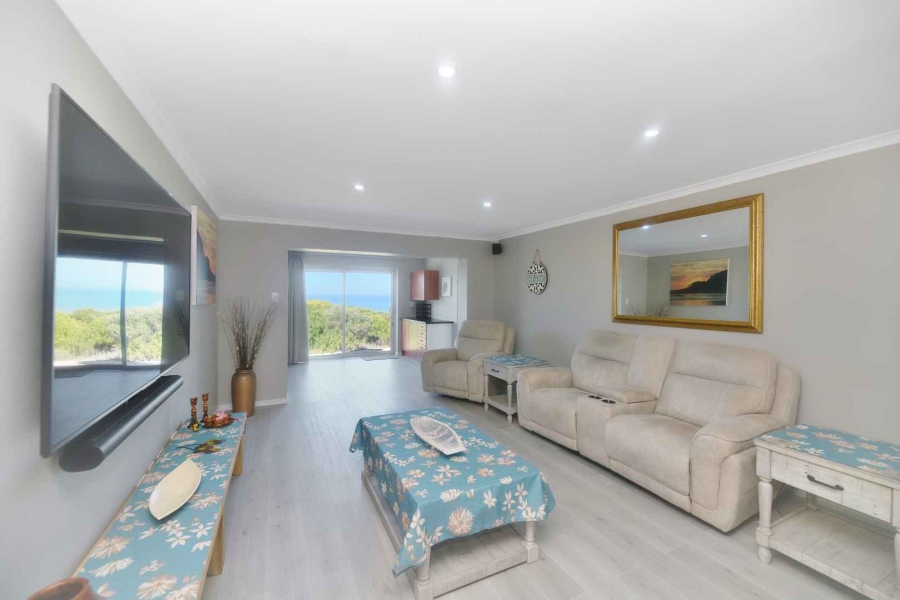 5 Bedroom Property for Sale in Kleinbaai Western Cape